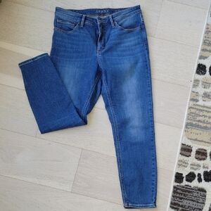 Spanx Women's Blue Jeans, Size 29. Super stretchy, Cropped